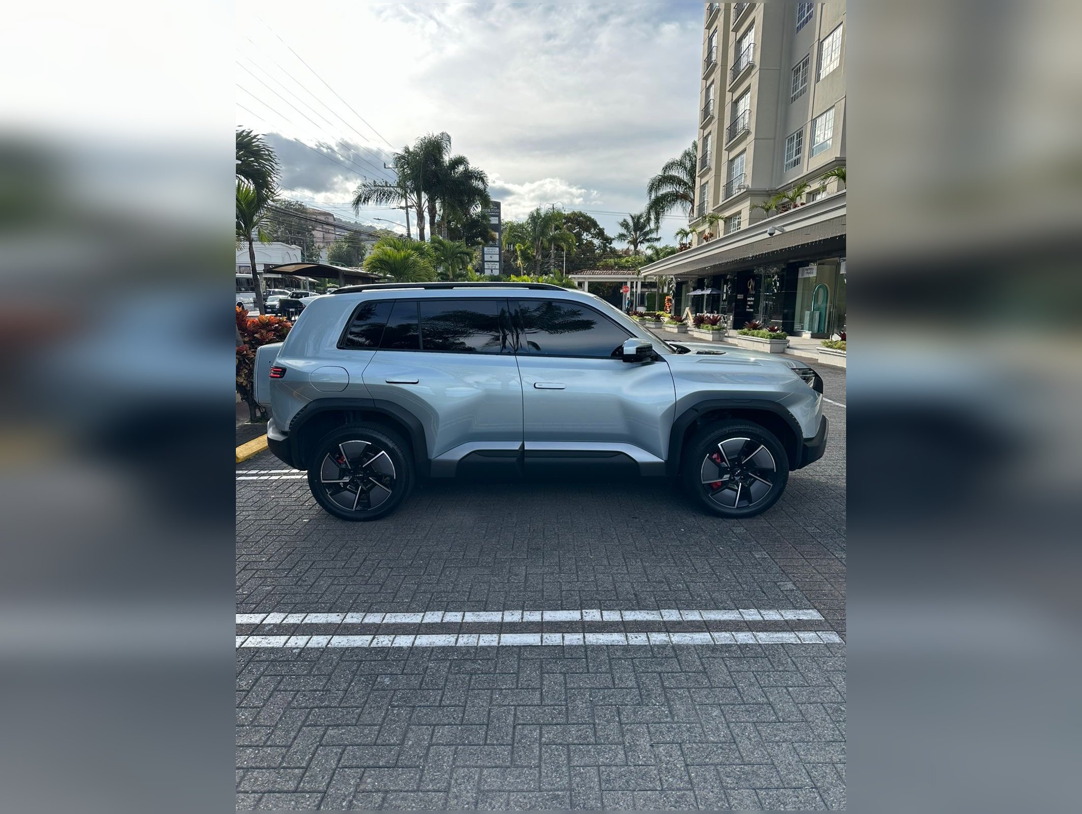 BYD Leopard 3 2025 thumbnail 5