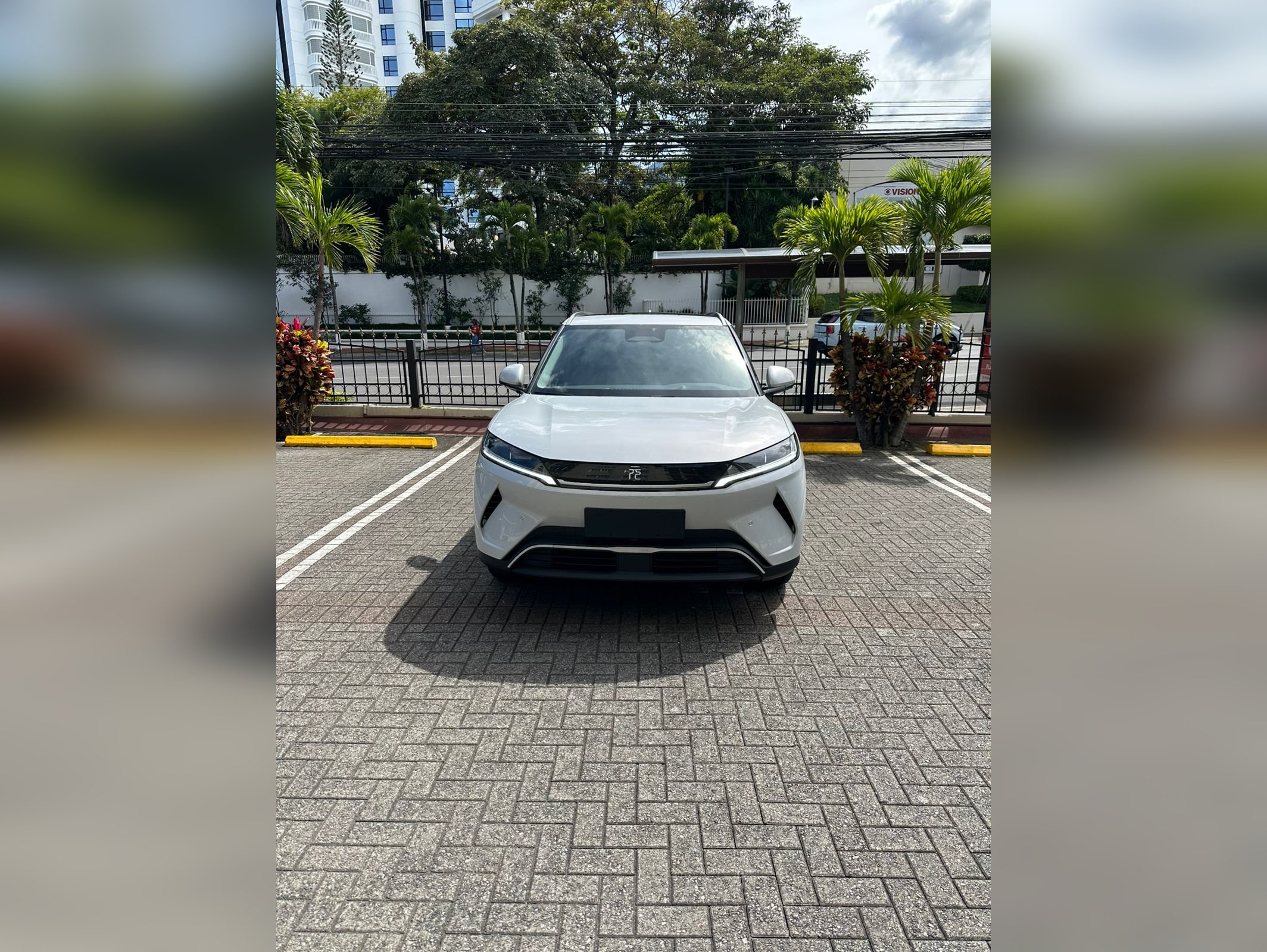 BYD YUAN UP BEYONG 2025 thumbnail 3