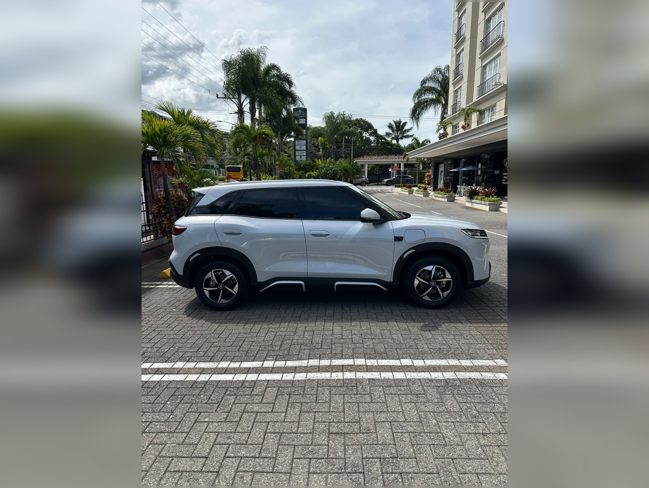 BYD YUAN UP BEYONG 2025 thumbnail 5